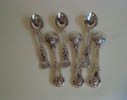 Dolphin pattern egg spoons