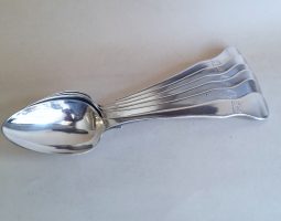 Set of silver Kings shape rat tail dessert spoons