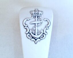 Fouled Anchor crest on handle Admiralty fouled anchor crest