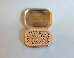 Grille on George III silver vinaigrette