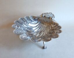 Silver butter or soap dish
